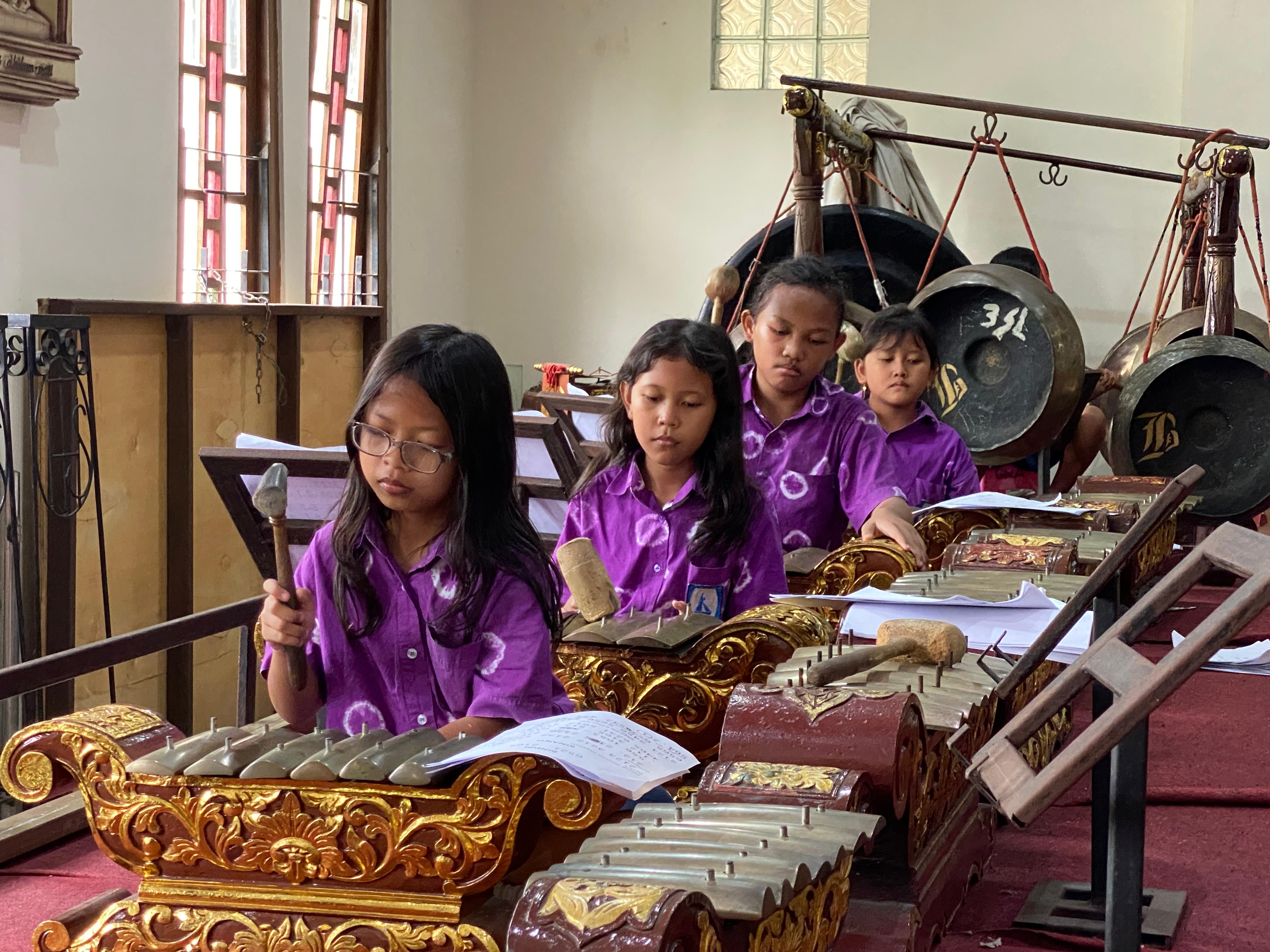 Belajar Budaya Melalui Alunan Gamelan
