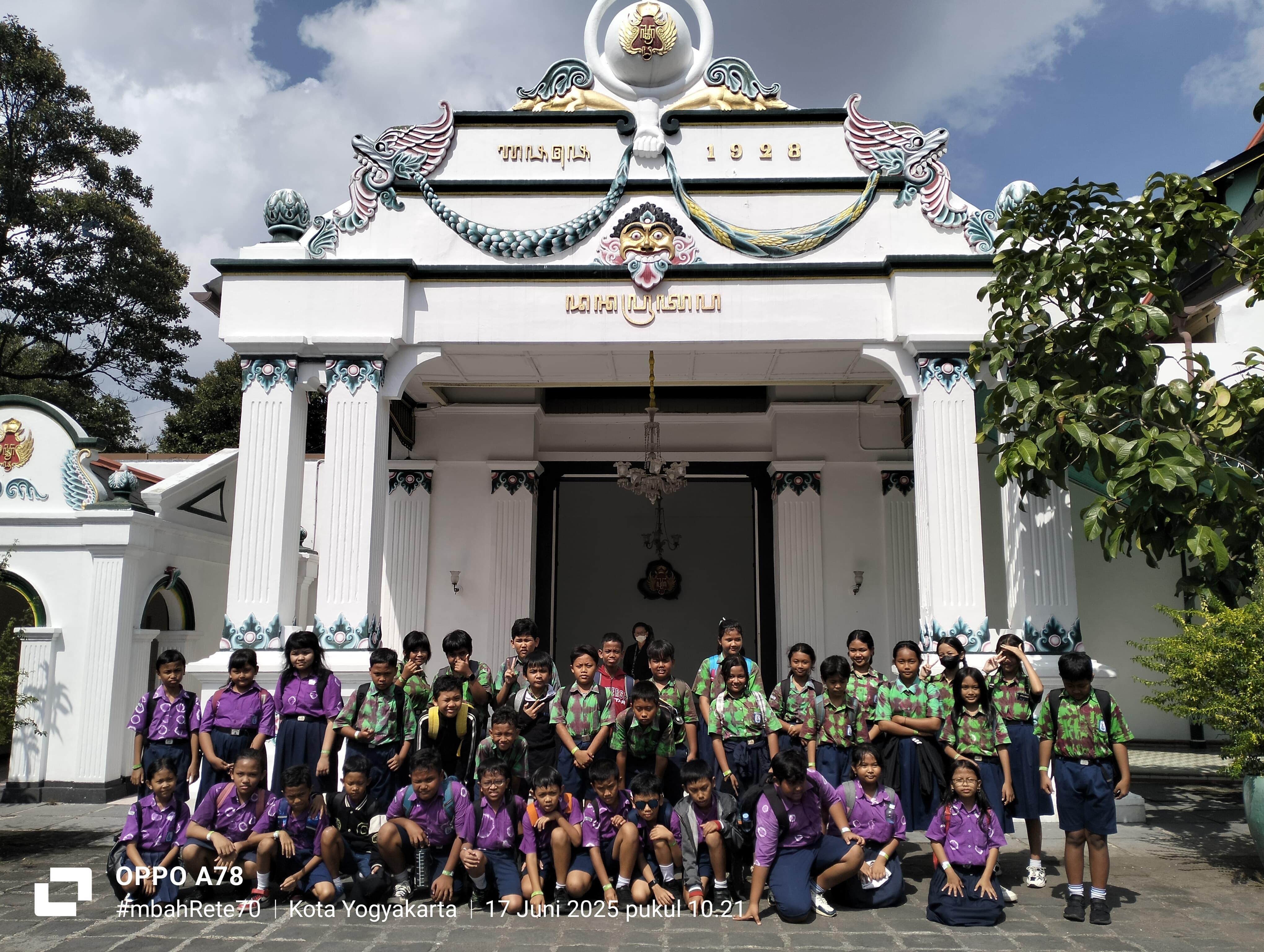 Belajar Budaya di Keraton Yogyakarta